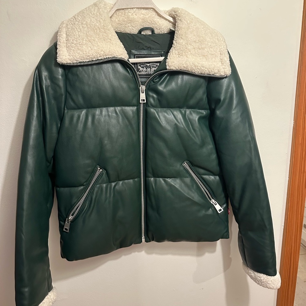 Levi's Green Puffer Jacket with White Sherpa Collar - Picture 2 of 8